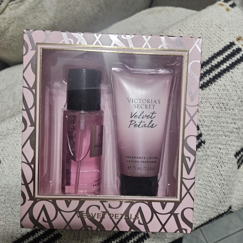 Victoria's Secret Velvet Petals Fragrance Set - Pink